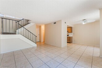 1693 E Rochelle Ave in Las Vegas, NV - Building Photo - Building Photo