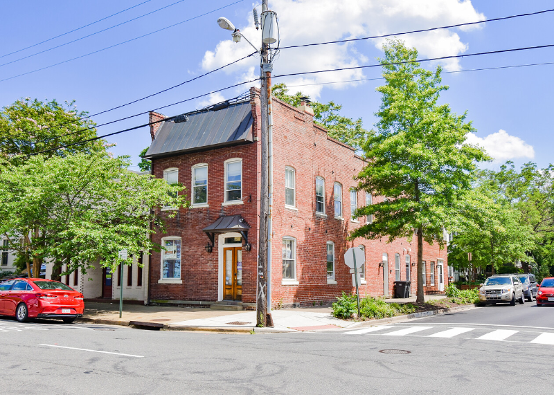 200 S West St in Alexandria, VA - Building Photo