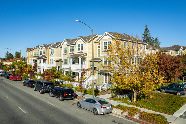 Newton Square in Mountain View, CA - Foto de edificio - Building Photo