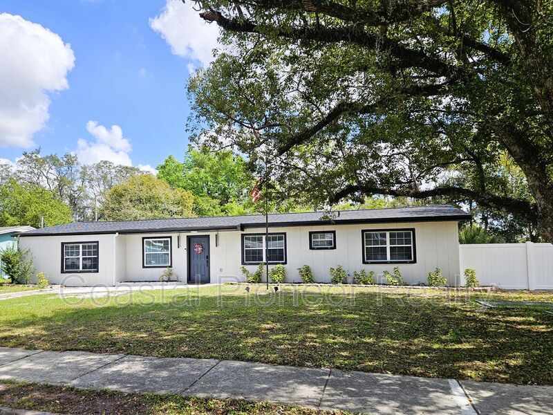 8711 N Wick Pl in Tampa, FL - Building Photo