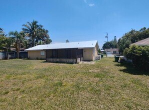 253 SE Verada Ave in Port St. Lucie, FL - Building Photo - Building Photo