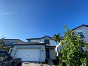 16236 Pine Mist Dr in Lakewood Ranch, FL - Building Photo - Building Photo