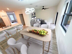 132 SW 185th Way in Pembroke Pines, FL - Building Photo - Building Photo