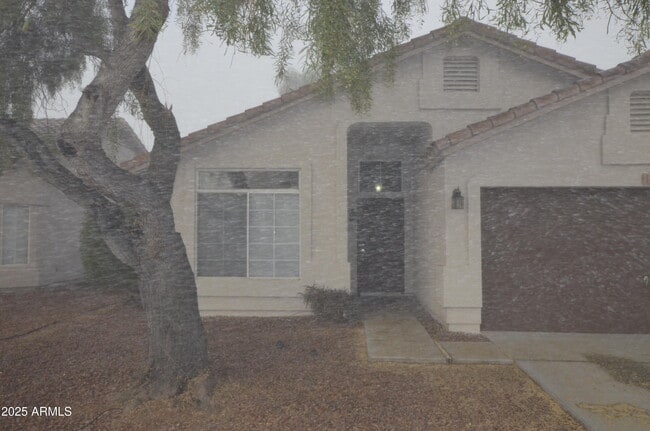1608 S 82nd Dr in Phoenix, AZ - Building Photo - Building Photo
