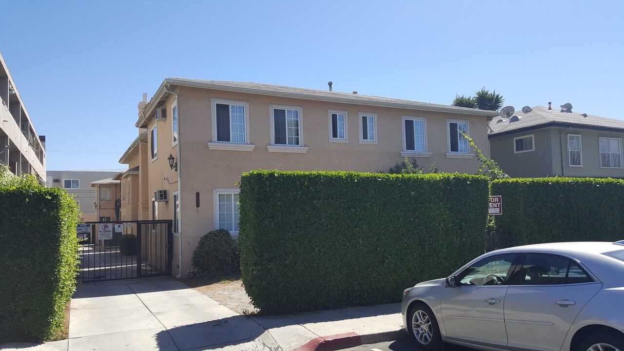 1828 N Kingsley Dr in Los Angeles, CA - Building Photo