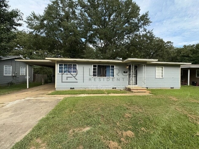 3030 Oak Forest Dr