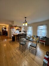 28 Cherry St, Unit 1R in Somerville, MA - Foto de edificio - Building Photo