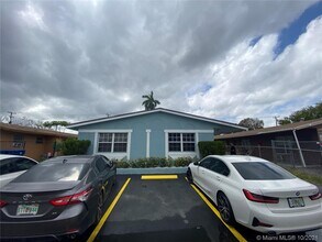 725 NW 4th Ave-Unit -1-4 in Fort Lauderdale, FL - Building Photo - Building Photo