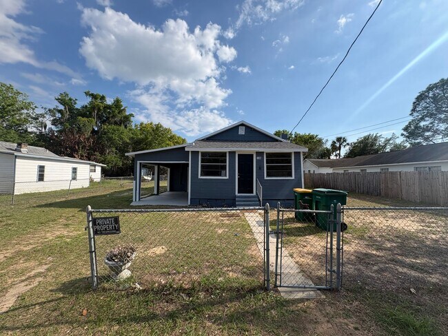 1106 E Magnolia Ave in Eustis, FL - Building Photo - Building Photo