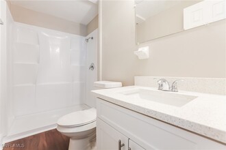 1060 Elaine St in Venice, FL - Building Photo - Building Photo