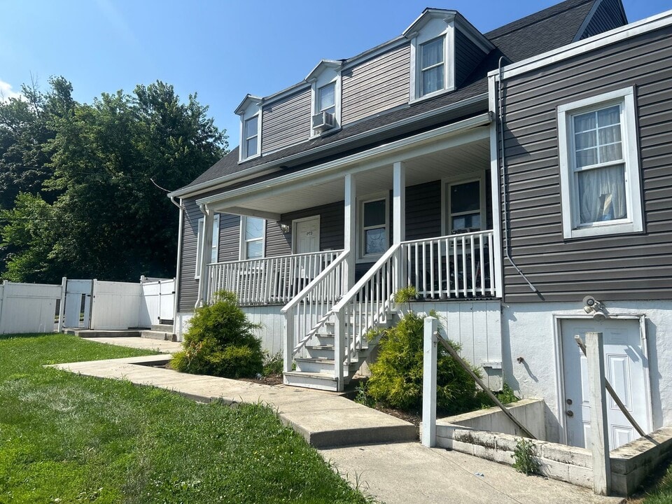 613 Fremont St in Lancaster, PA - Building Photo