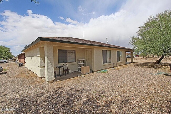 property at 4015 N Estrella Rd