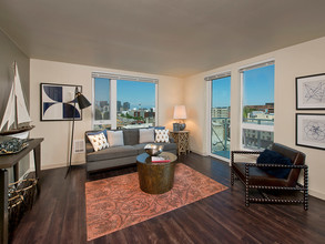 Infinity Apartments in Seattle, WA - Building Photo - Interior Photo