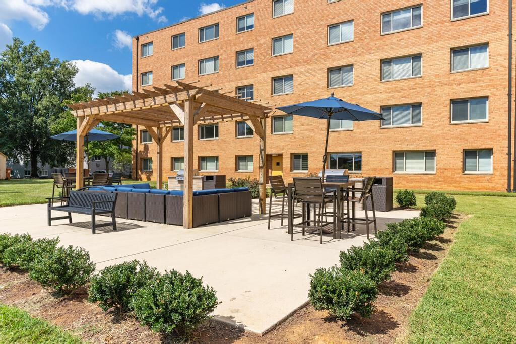 Wood Lee Arms in Arlington, VA - Foto de edificio