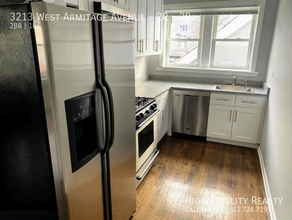 3213 W Armitage Ave in Chicago, IL - Building Photo - Building Photo