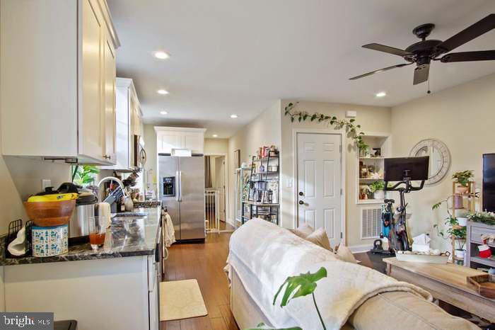 316 Salaignac St in Philadelphia, PA - Building Photo