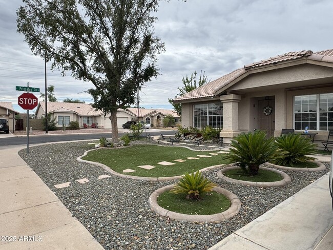820 N Owl Dr in Gilbert, AZ - Building Photo - Building Photo
