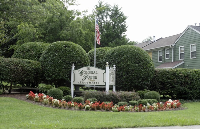 Colonial Towne Apartments in Williamsburg, VA - Building Photo - Building Photo