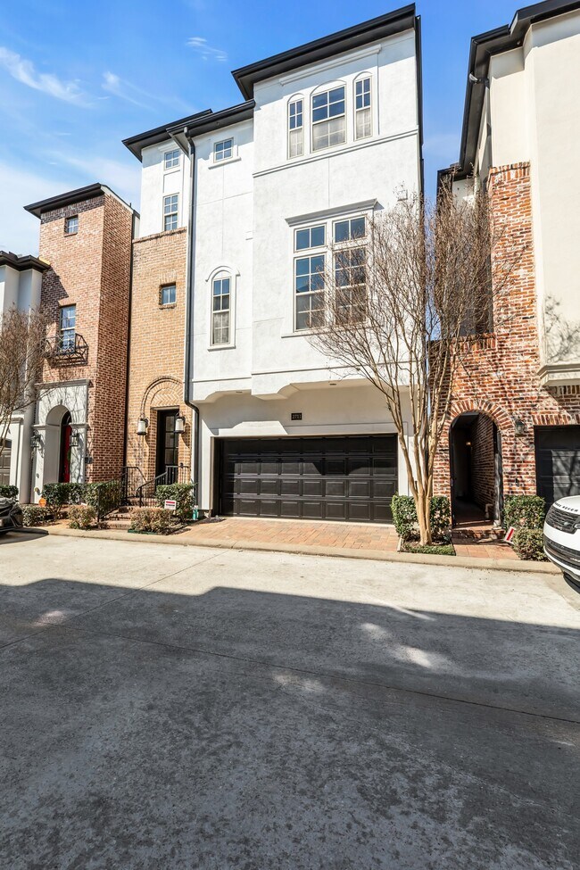 2711 Arabelle Grove in Houston, TX - Foto de edificio - Building Photo