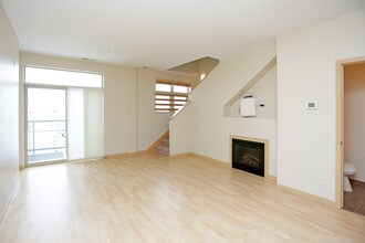 West Glen Town Center Apartments in West Des Moines, IA - Foto de edificio - Interior Photo