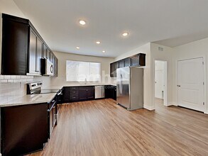 4481 Crestone Peak St in Brighton, CO - Foto de edificio - Building Photo