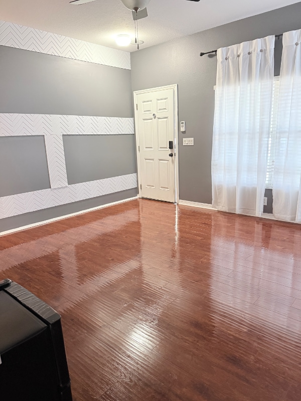 property at 305 E Hanlon St