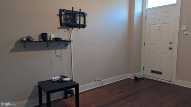 124 W Hamburg St in Baltimore, MD - Foto de edificio - Building Photo