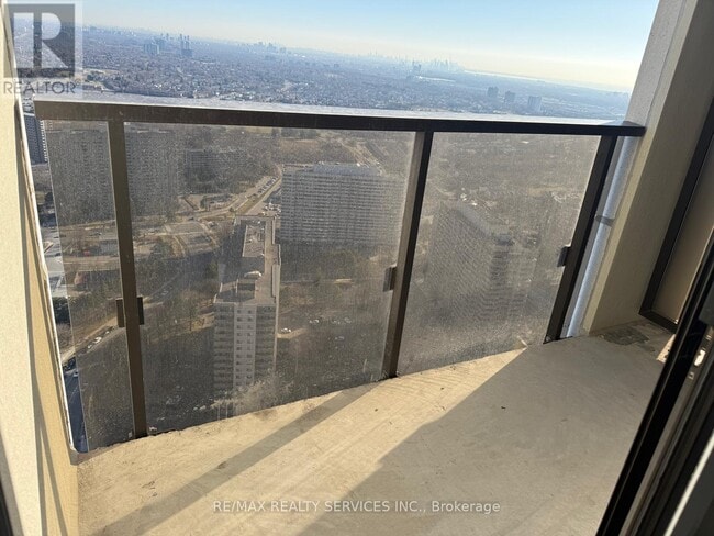 30 Elm Dr W in Mississauga, ON - Building Photo - Building Photo