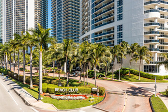 Beach Club One in Hallandale Beach, FL - Building Photo - Building Photo