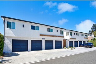 445-455 Rose Ave in Long Beach, CA - Building Photo