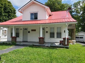 308 N Green St in Glasgow, KY - Building Photo