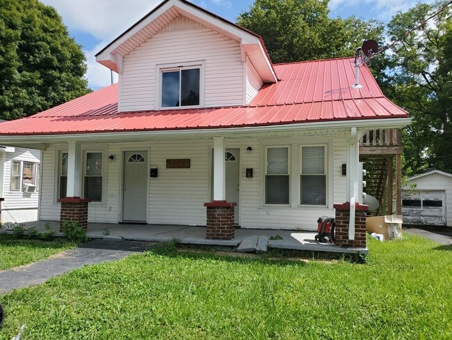 property at 308 N Green St