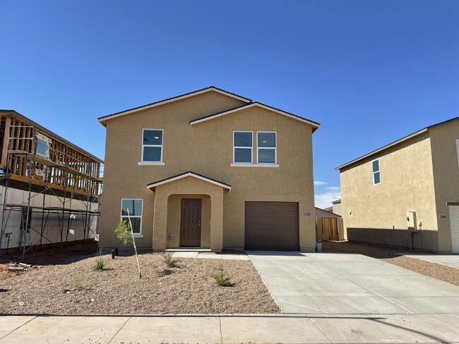 250 W Douglas Ave in Coolidge, AZ - Foto de edificio - Building Photo