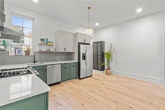 2011 Forbes Ave in Pittsburgh, PA - Foto de edificio - Building Photo