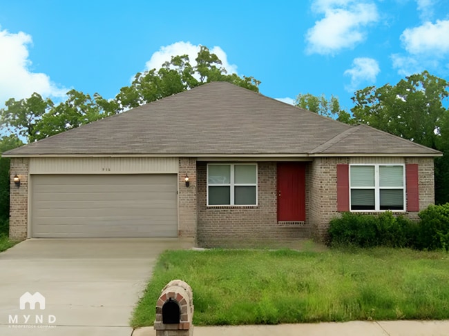 property at 936 Pinehurst Loop