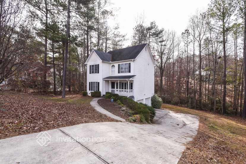 4460 Forrest Bend Ct in Snellville, GA - Building Photo