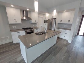 4000-4000 Redstone Cres in Peachland, BC - Building Photo