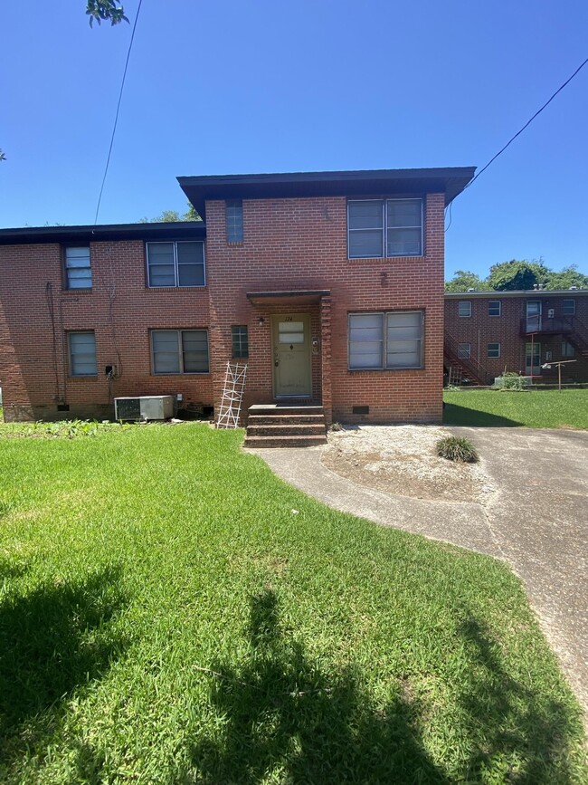 property at 124 S Franklin Blvd