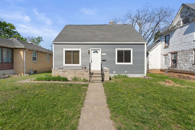 property at 1005 N Adams St