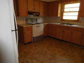 9083 Meadowbrook Cir in Waynesboro, PA - Building Photo - Building Photo