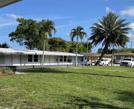 6045 Buchanan St in Hollywood, FL - Building Photo - Building Photo