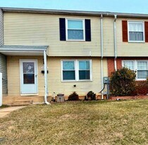 12325 Boncrest Dr in Reisterstown, MD - Building Photo