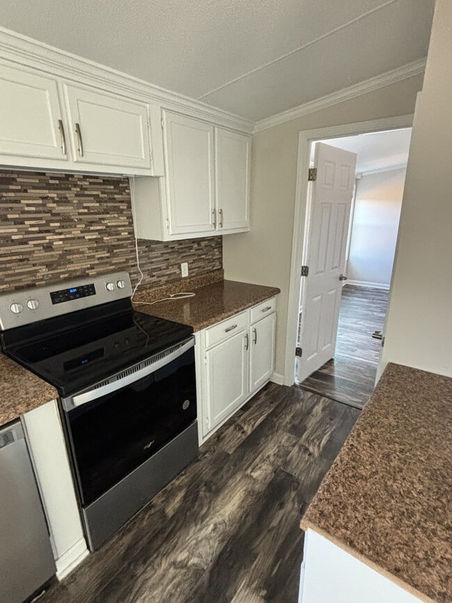 828 Woodall Dairy Rd in Benson, NC - Building Photo - Building Photo