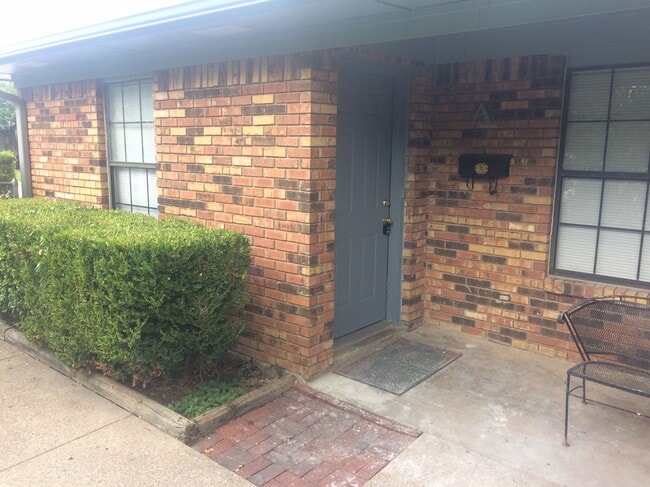 1604 15th Pl, Unit Apartment A in Plano, TX - Foto de edificio - Building Photo