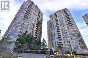 55 Kingsbridge Garden Cir in Mississauga, ON - Building Photo