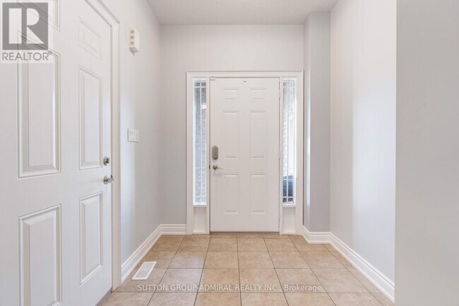 23 Colorado Blvd in Hamilton, ON - Building Photo - Building Photo