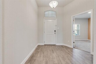 11057 Rockchapel Dr in Fort Worth, TX - Building Photo - Building Photo