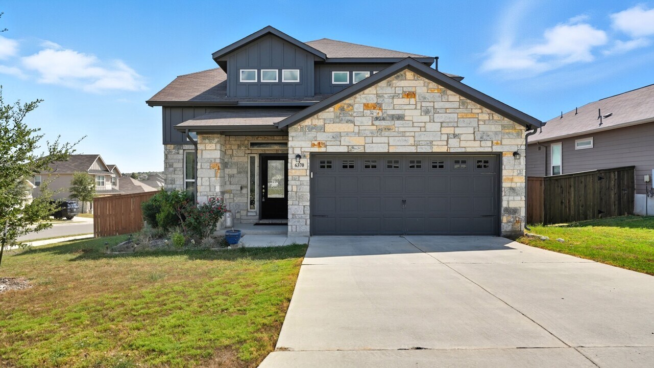 6370 Tarrant Hl in Schertz, TX - Building Photo
