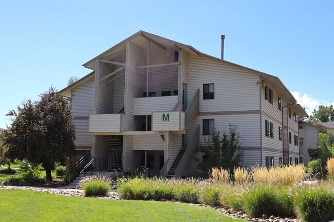 1705 Heatheridge Rd in Fort Collins, CO - Foto de edificio - Building Photo