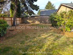 9033 SE 41st Ave in Milwaukie, OR - Building Photo - Building Photo